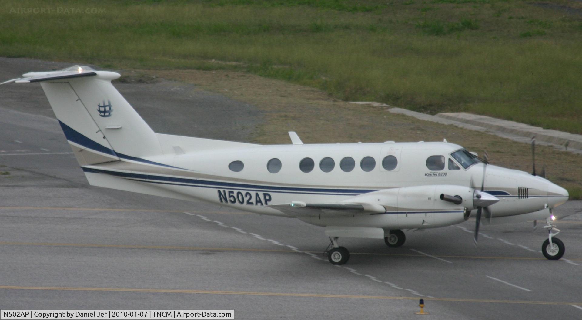 N502AP, 1984 Beech 200 C/N BB-1187, N502AP taxing the holding point alpha for take off