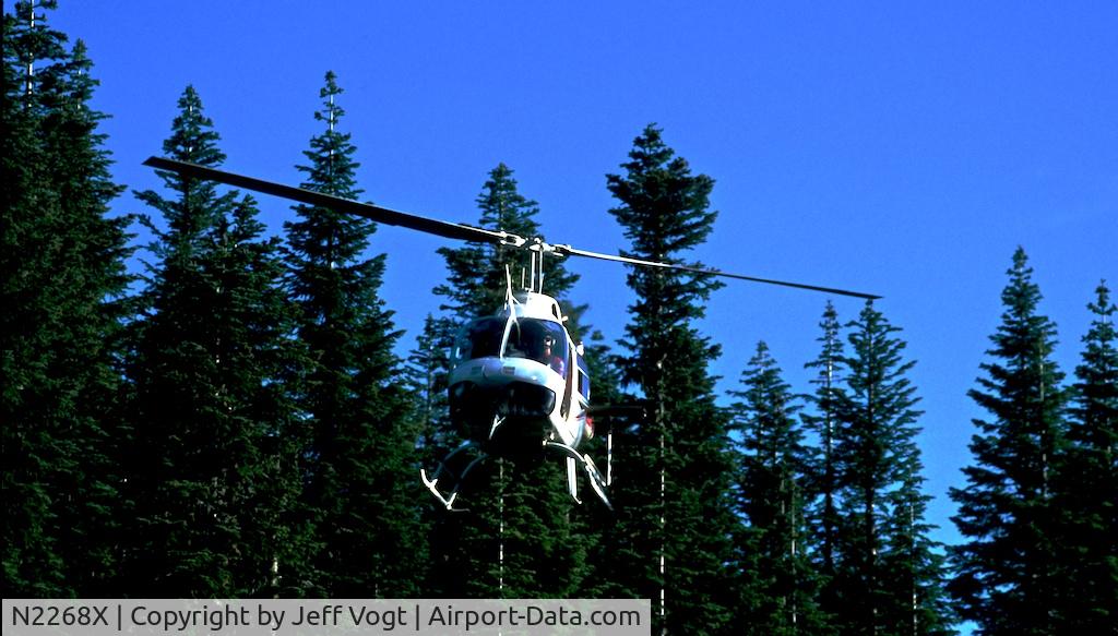 N2268X, Bell 206B JetRanger III C/N 3607, N2268X assisting with Search and Rescue @ Climber's Bivouac, Mt St Helens, July 2009
