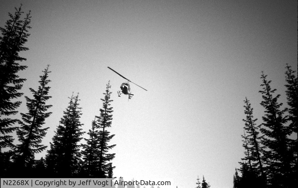 N2268X, Bell 206B JetRanger III C/N 3607, N2268X assisting with Search and Rescue @ Climber's Bivouac, Mt St Helens, July 2009
