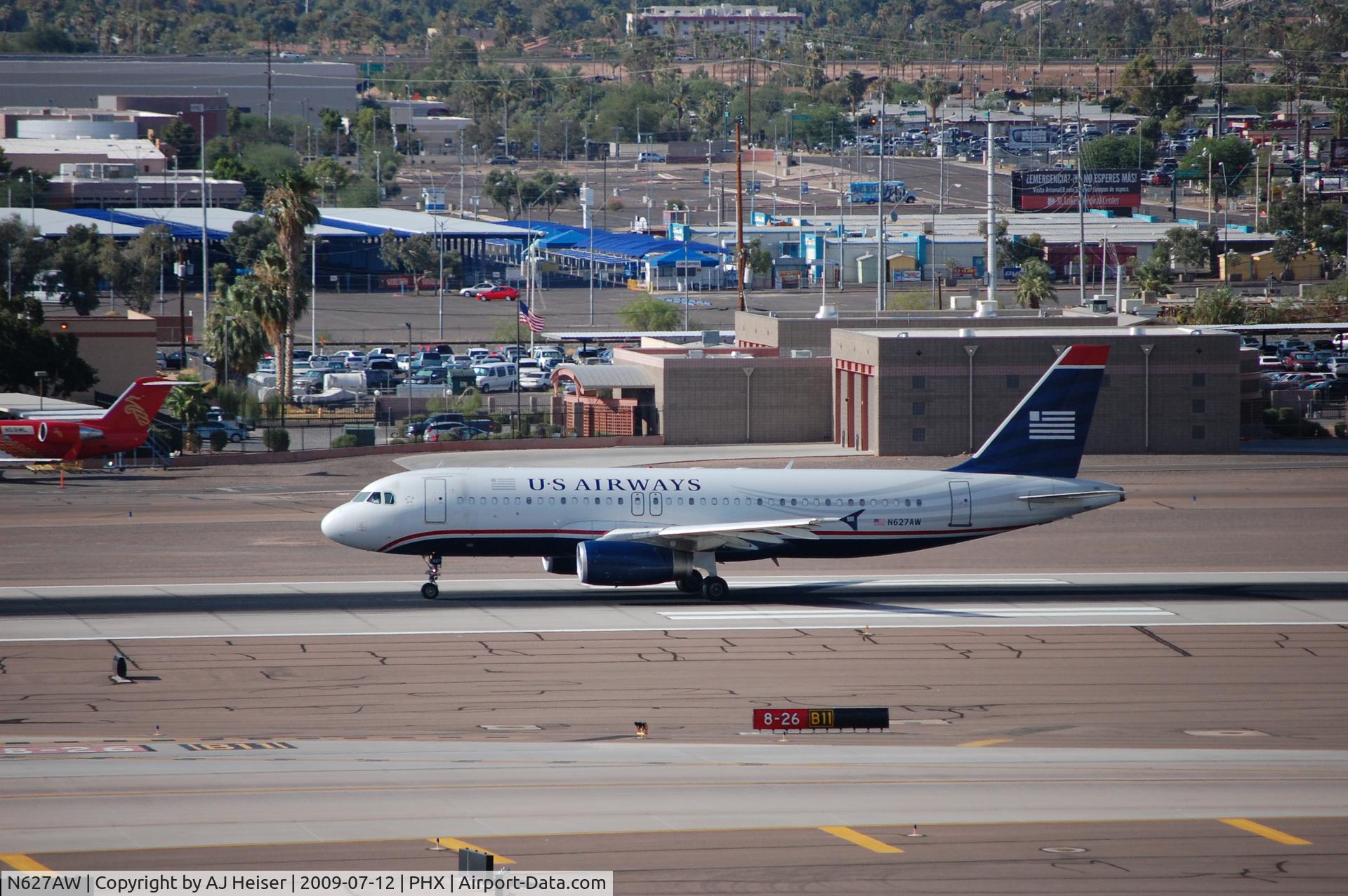 N627AW, 1989 Airbus A320-231 C/N 66, N627AW landing roll rwy 26