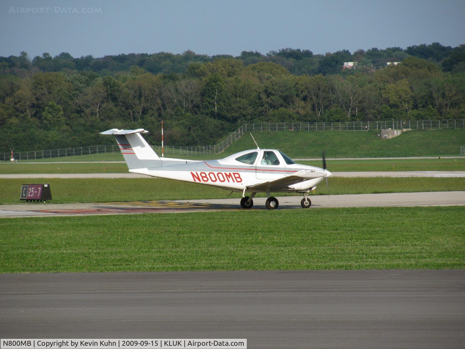 N800MB, 1979 Beech 77 Skipper C/N WA-44, Kinda bulbous looking, isn't it?