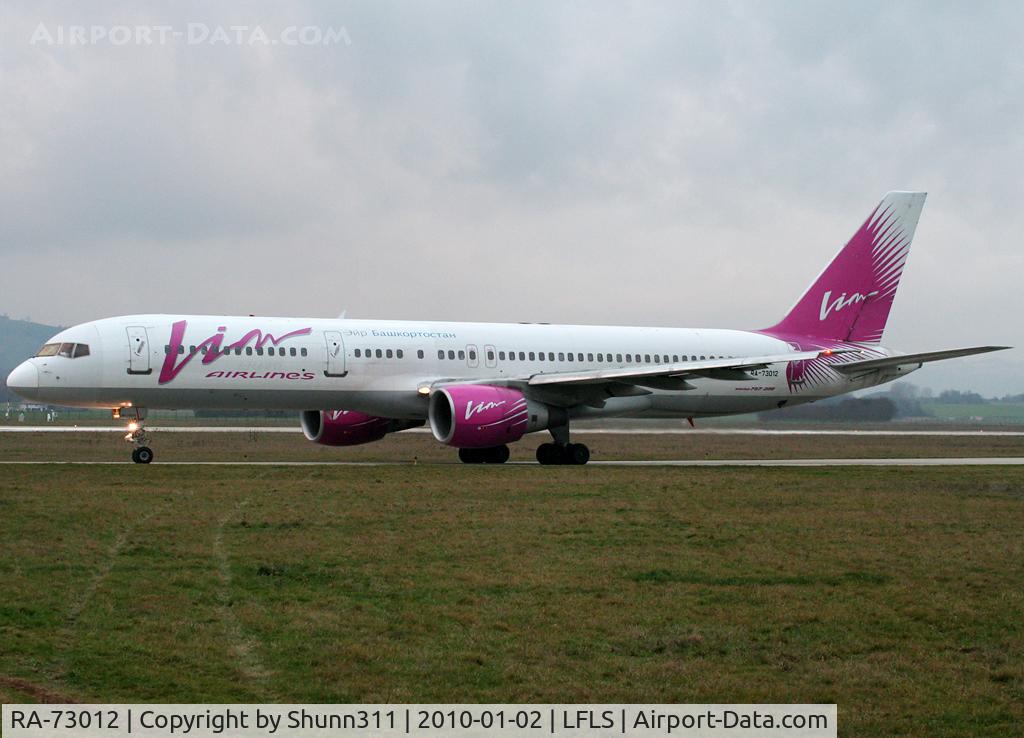 RA-73012, 1992 Boeing 757-230 C/N 25440, Lining up rwy 09 for departure and with cyrillic titles...