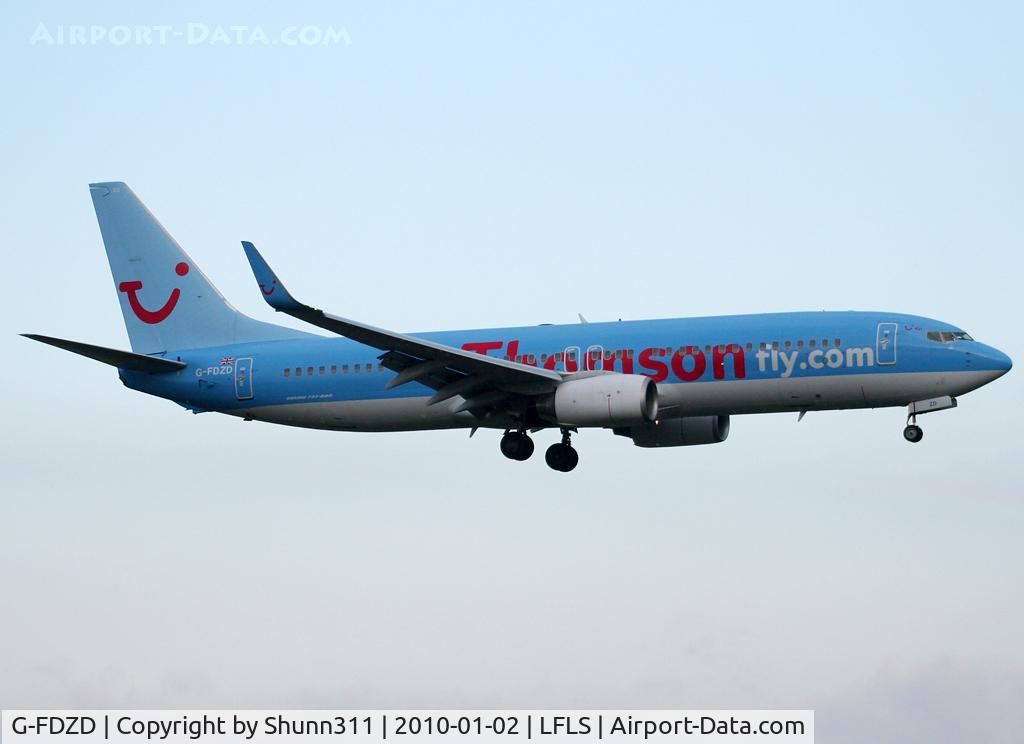 G-FDZD, 2007 Boeing 737-8K5 C/N 35132, Landing rwy 09