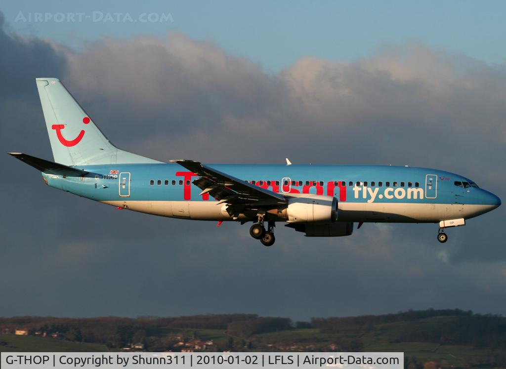 G-THOP, 1998 Boeing 737-3U3 C/N 28740, Landing rwy 09
