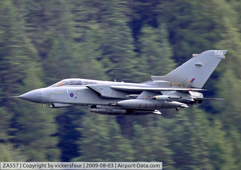 ZA557, 1981 Panavia Tornado GR.4 C/N 077/BS021/3041, Royal Air Force. Operated by the Marham Wing coded '048'. Thirlmere, Cumbria.