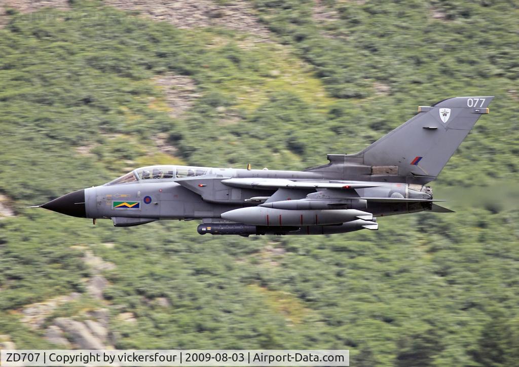 ZD707, 1984 Panavia Tornado GR.4 C/N 319/BS111/3148, Royal Air Force. Operated by the Marham Wing coded '077' and wearing 13 Squadron markings. Thirlmere, Cumbria.