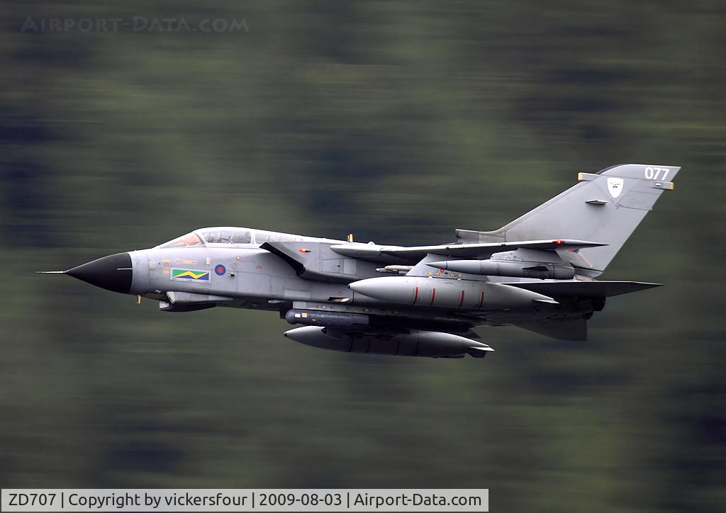 ZD707, 1984 Panavia Tornado GR.4 C/N 319/BS111/3148, Royal Air Force. Operated by the Marham Wing coded '077' and wearing 13 Squadron markings. Thirlmere, Cumbria.