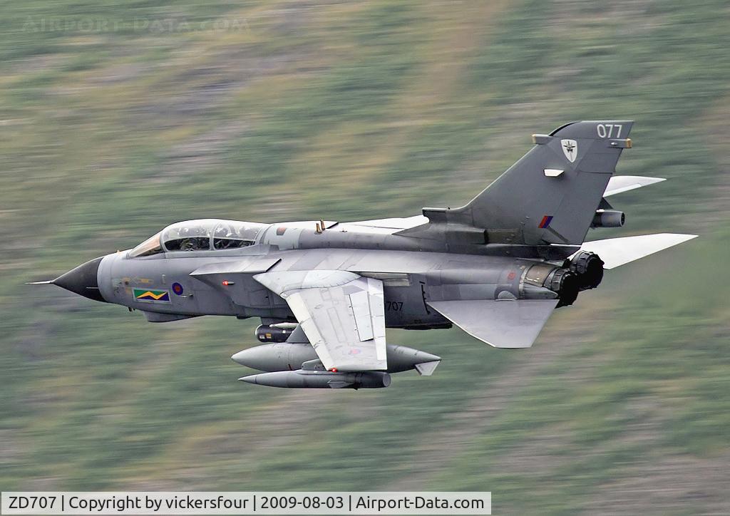 ZD707, 1984 Panavia Tornado GR.4 C/N 319/BS111/3148, Royal Air Force. Operated by the Marham Wing coded '077' and wearing 13 Squadron markings. Thirlmere, Cumbria.