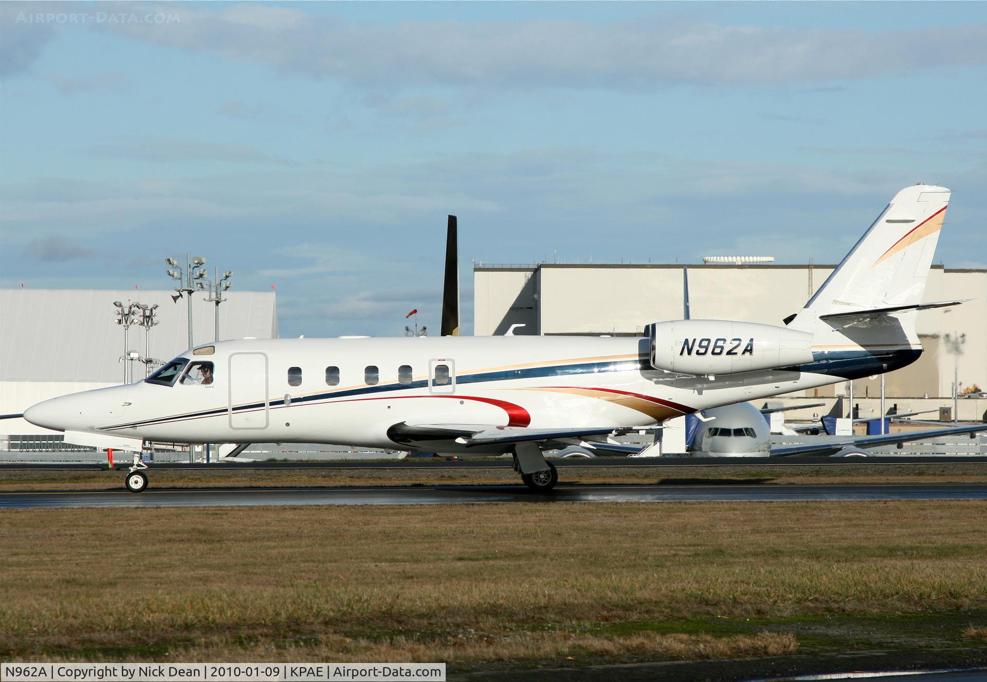 N962A, 1989 Israel Aircraft Industries IAI-1125 Westwind Astra C/N 031, KPAE That 777 nose on in the background is A7-BBF