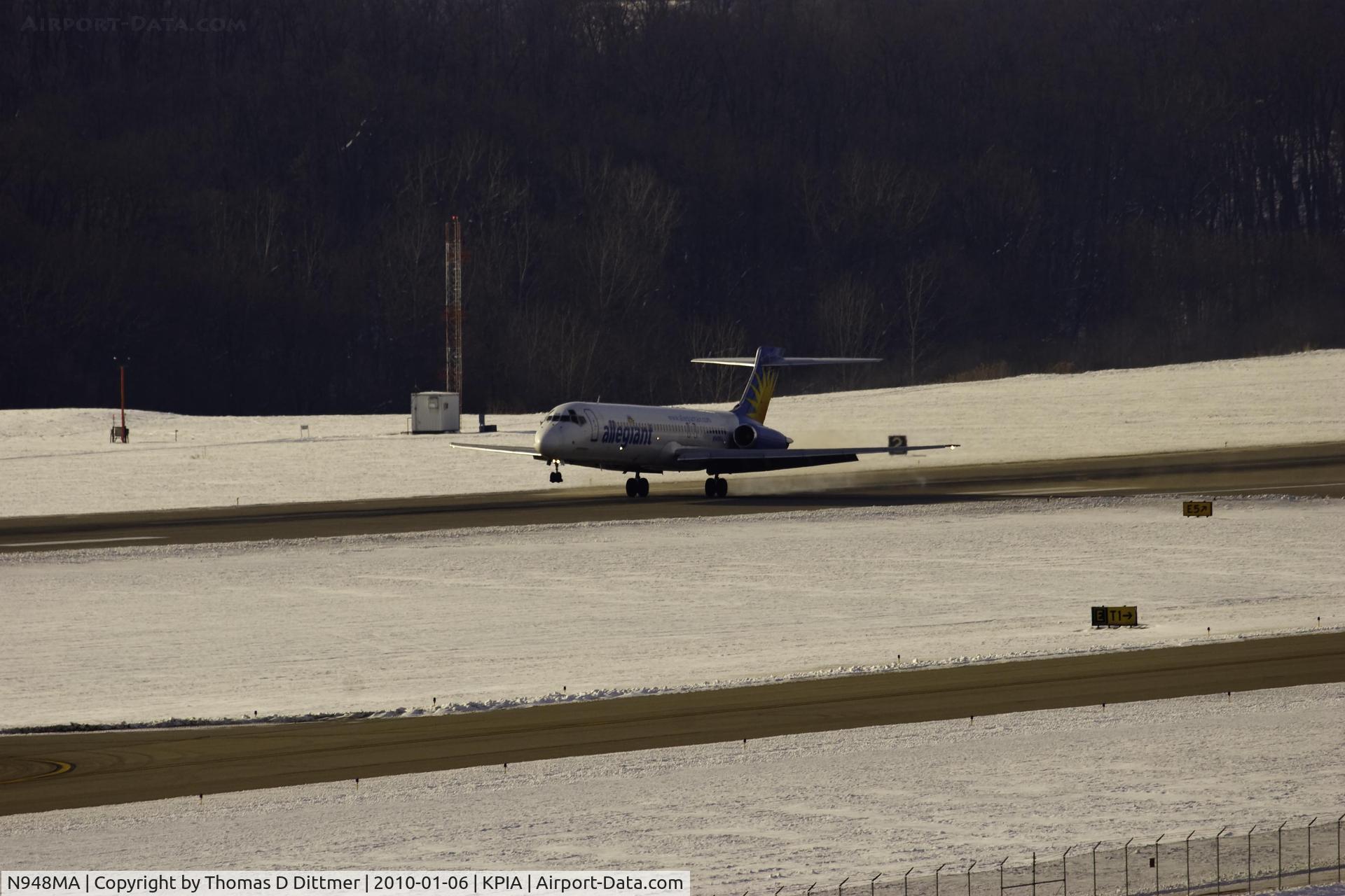 N948MA, 1989 McDonnell Douglas DC-9-87 C/N 49778, Allegiant Airways (N948MA) touching down