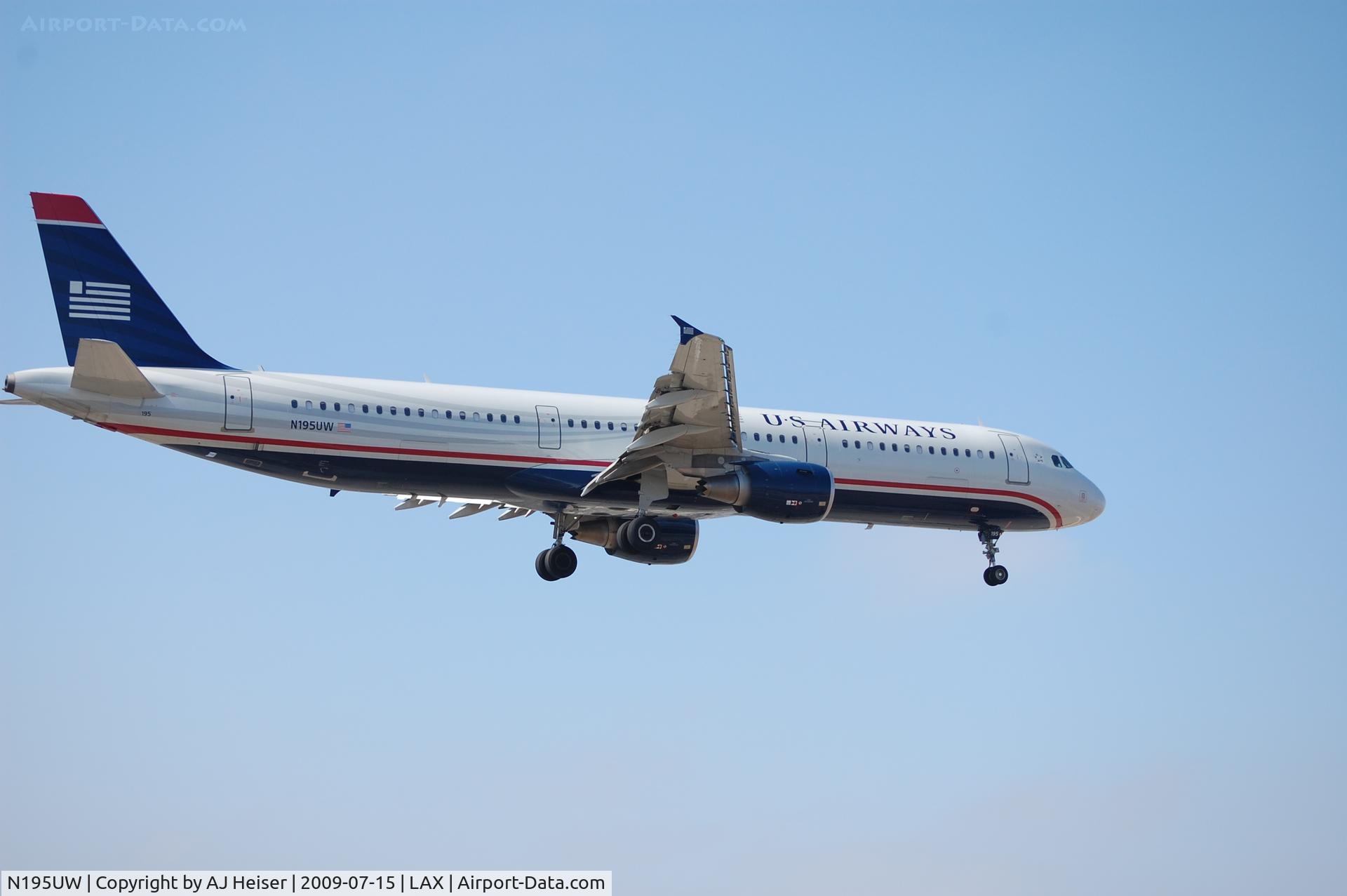 N195UW, 2008 Airbus A321-211 C/N 3633, N195UW short final rwy 24R