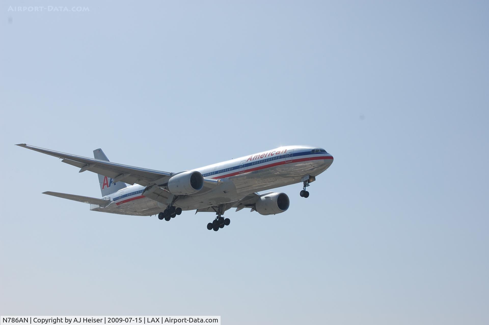 N786AN, 2000 Boeing 777-223 C/N 30250, N786AN short final rwy 24R