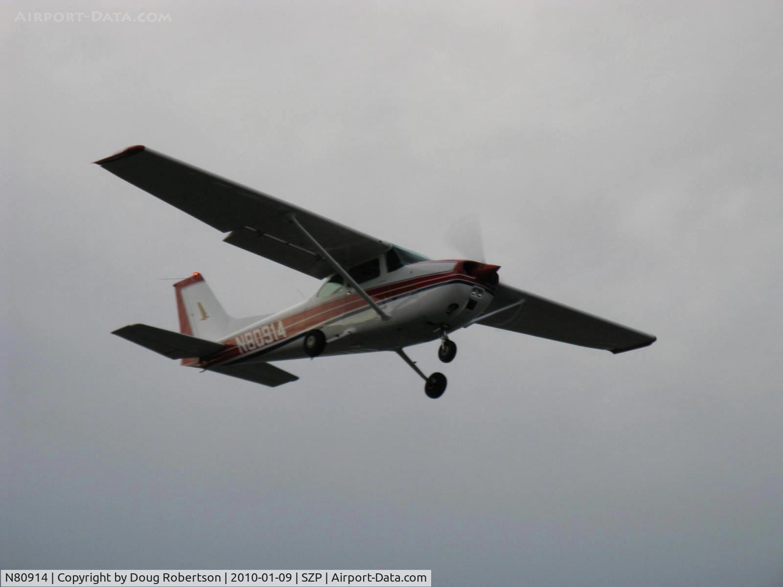 N80914, 1976 Cessna 172M C/N 17266799, 1976 Cessna 172M, Lycoming O-320-E2D 150 Hp, high speed pass over Rwy 04