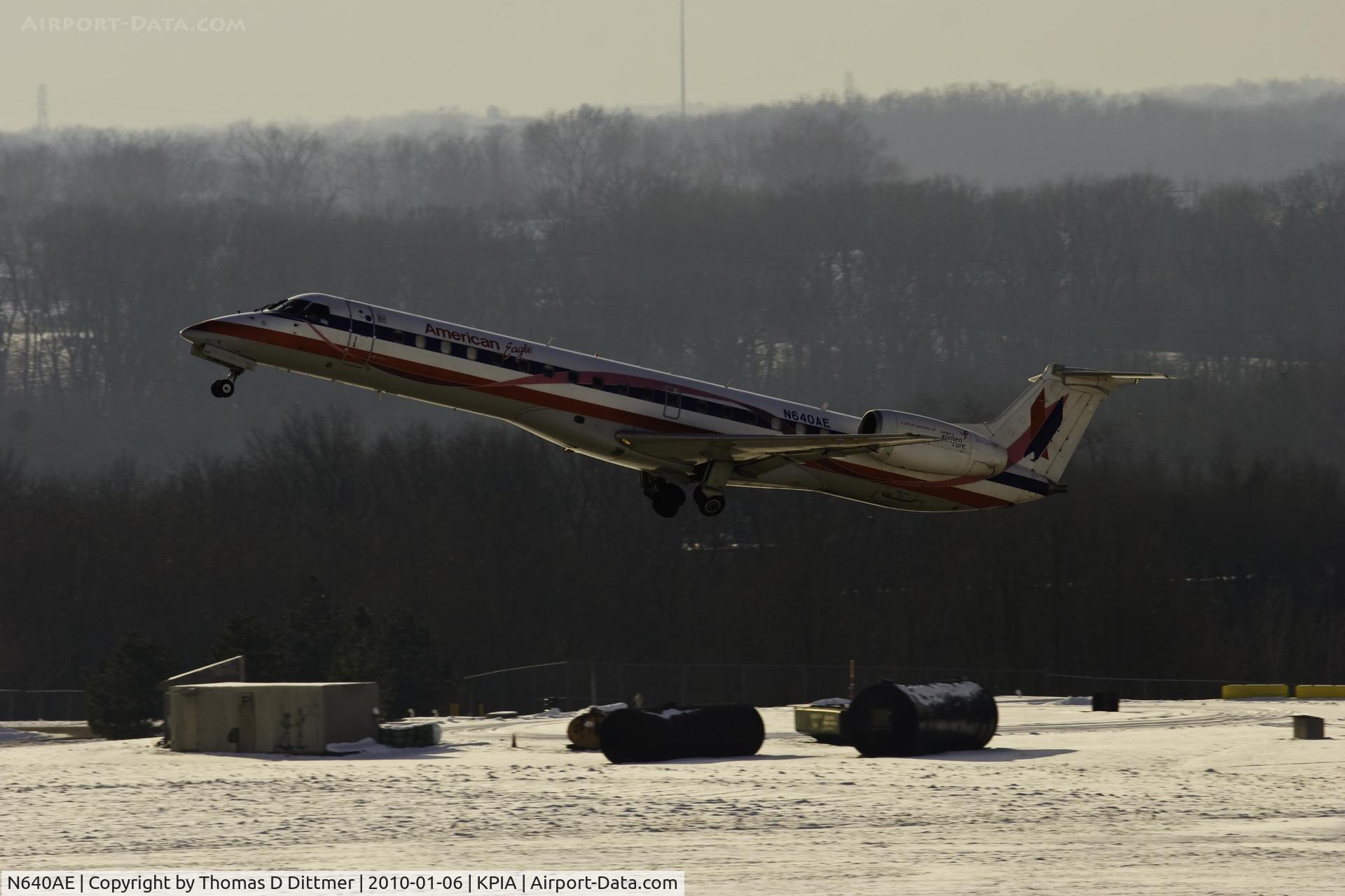 N640AE, 1999 Embraer ERJ-145LR (EMB-145LR) C/N 145183, American Eagle (N640AE) gains speed and altitude