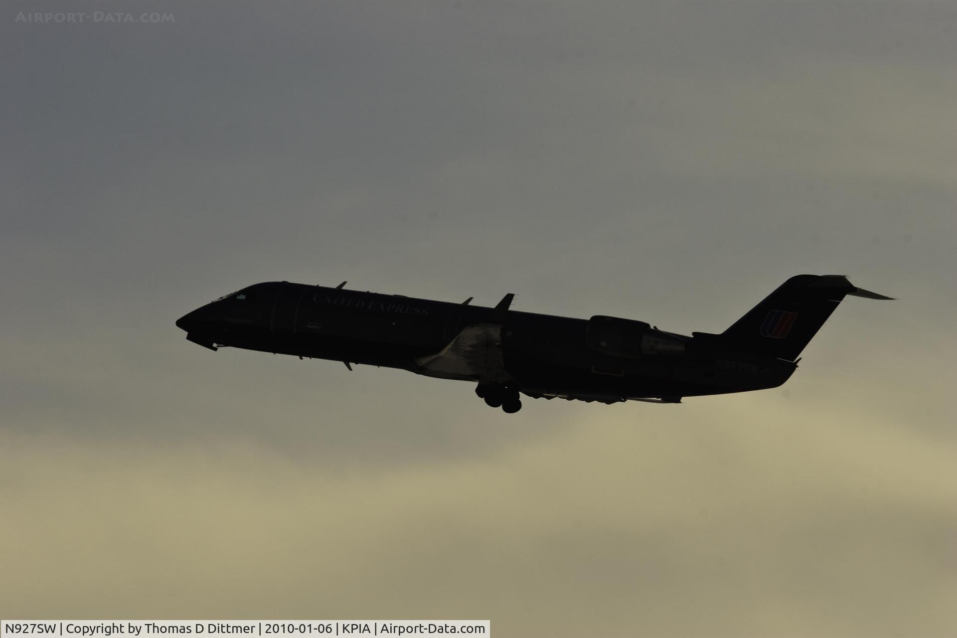 N927SW, 2002 Bombardier CRJ-200ER (CL-600-2B19) C/N 7693, United Express (N927SW) climbing