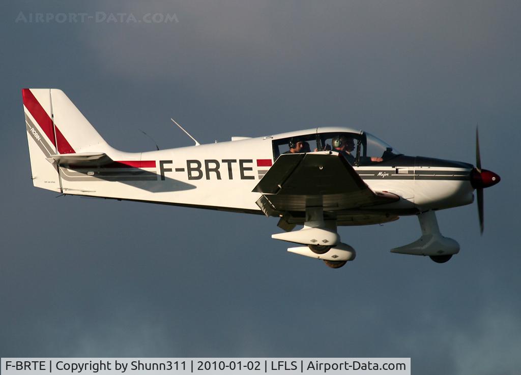 F-BRTE, CEA DR340 Major C/N 402, Landing rwy 09