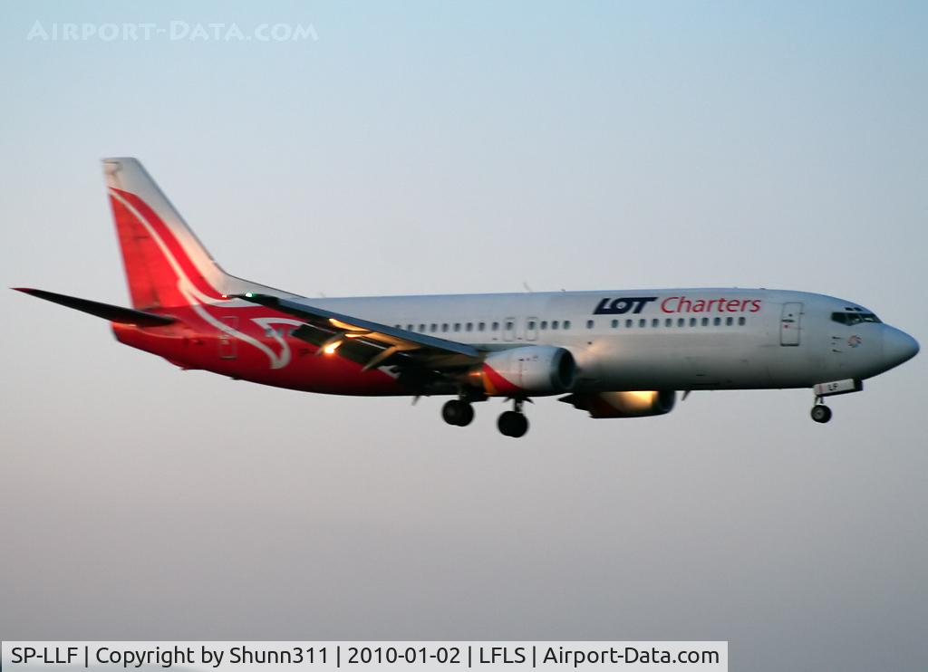 SP-LLF, 1997 Boeing 737-45D C/N 28752/2874, Landing rwy 09... Sorry for the bad quality :|