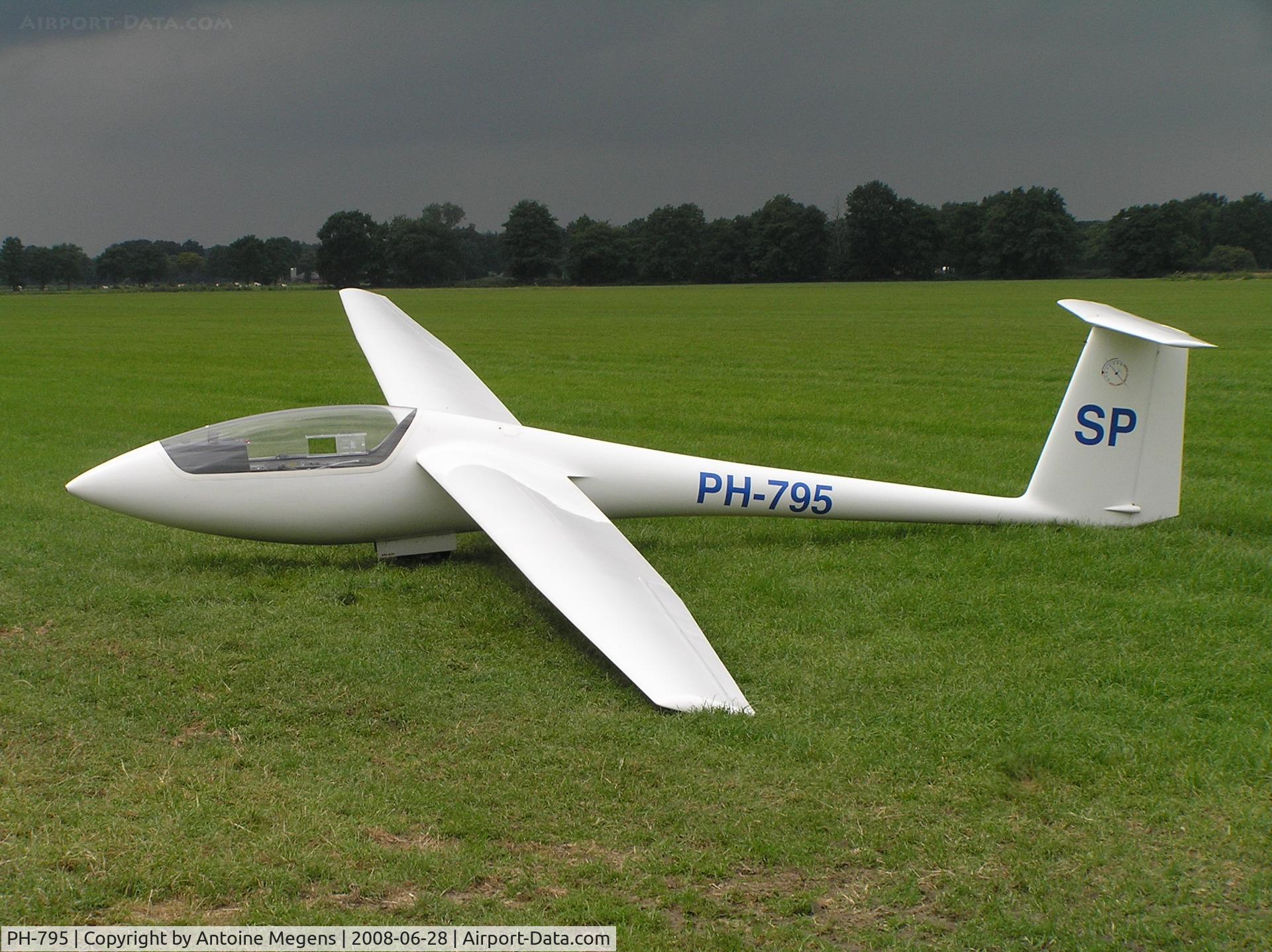 PH-795, 1986 Centrair C101A Pegase C/N 101A0260, Pegase @ Aero Club Salland during S2D 2008