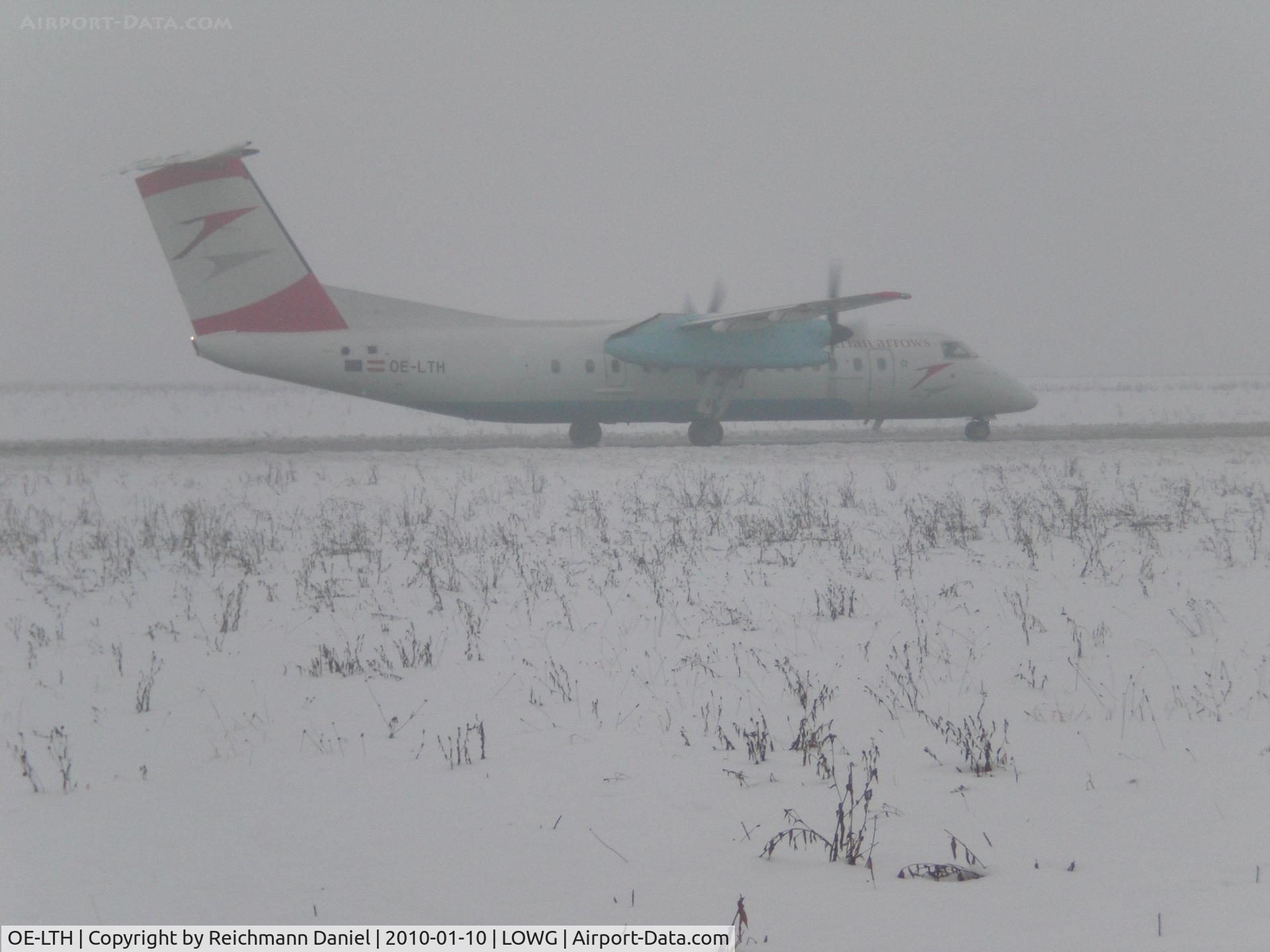 OE-LTH, 1997 De Havilland Canada DHC-8-314Q Dash 8 C/N 442, Shortly before take off to Vienna