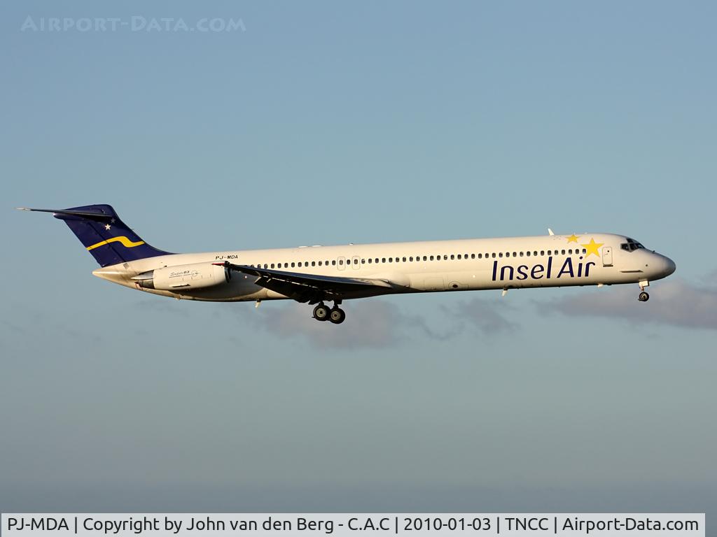 PJ-MDA, 1987 McDonnell Douglas MD-83 (DC-9-83) C/N 49449, Insel Air MD-82 PJ-MDA (49449/1354) @ TNCC / CUR