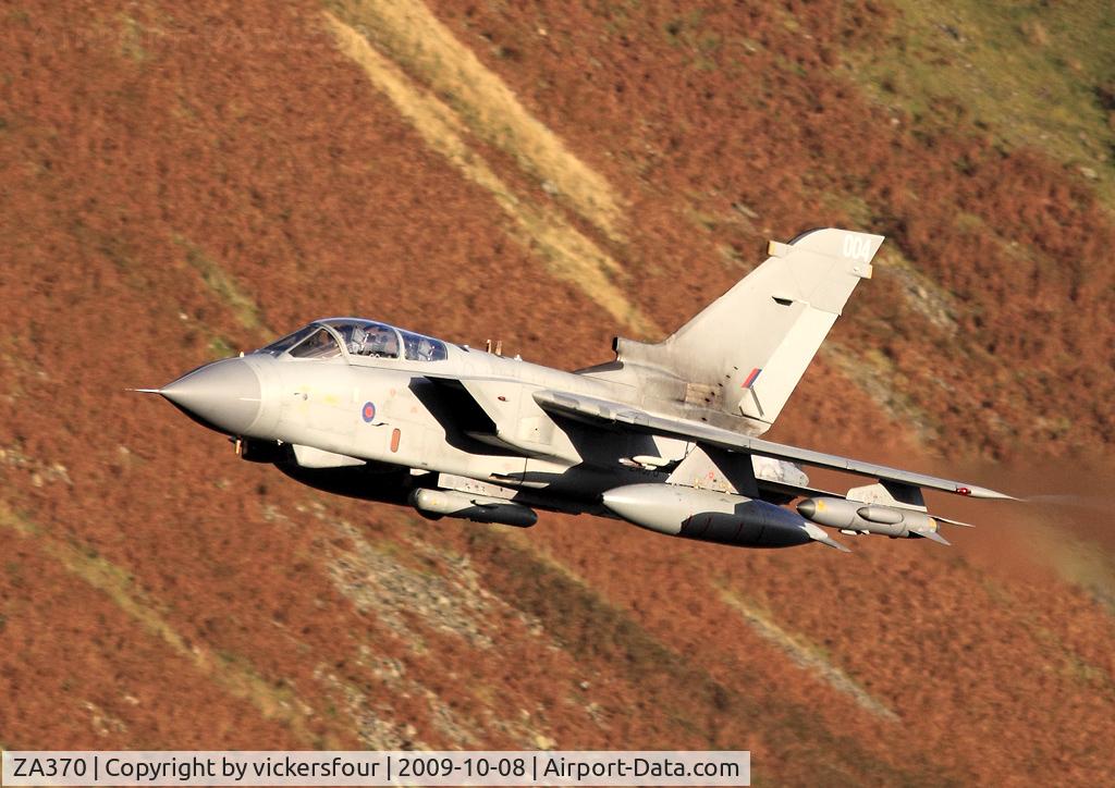 ZA370, 1982 Panavia Tornado GR.4A C/N 168/BS052/3084, Royal Air Force. Operated by the Marham Wing, coded '004'. Dunmail Raise, Cumbria.