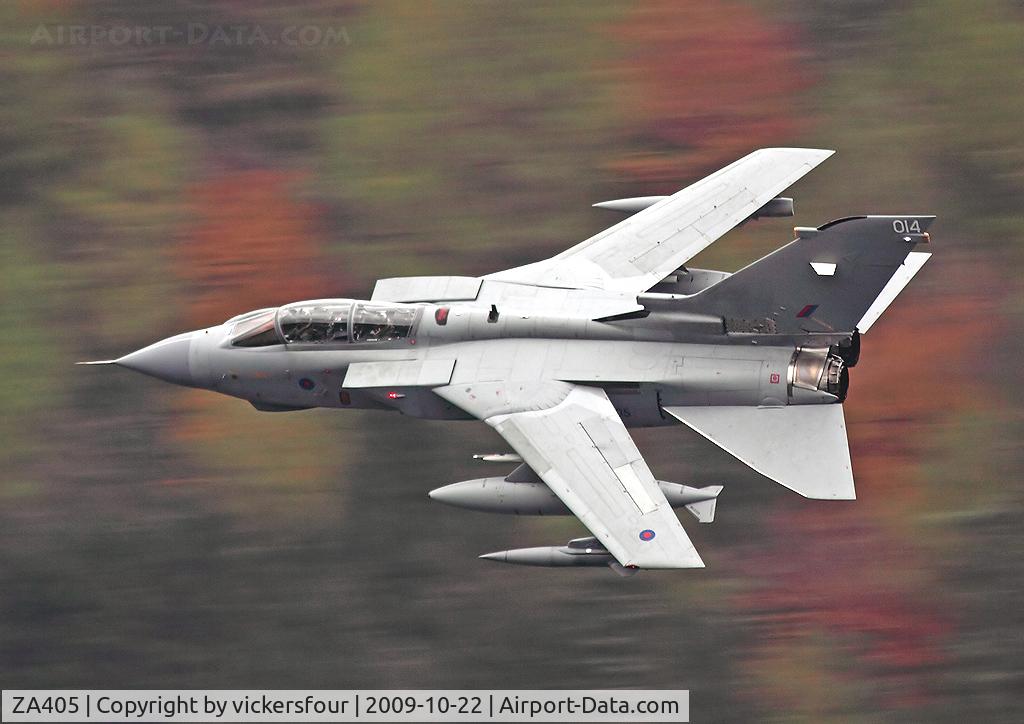 ZA405, 1983 Panavia Tornado GR.4A C/N 216/BS072/3104, Royal Air Force. Operated by the Lossiemouth Wing, coded '014'. Thirlmere, Cumbria.