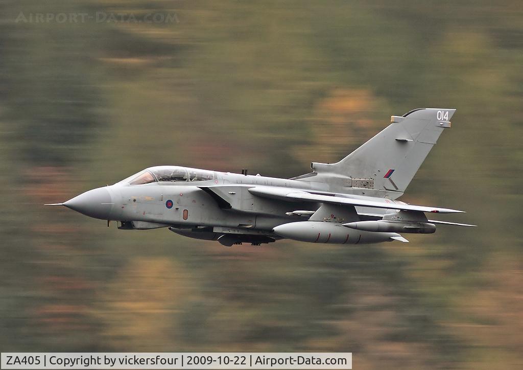 ZA405, 1983 Panavia Tornado GR.4A C/N 216/BS072/3104, Royal Air Force. Operated by the Lossiemouth Wing, coded '014'. Thirlmere, Cumbria.