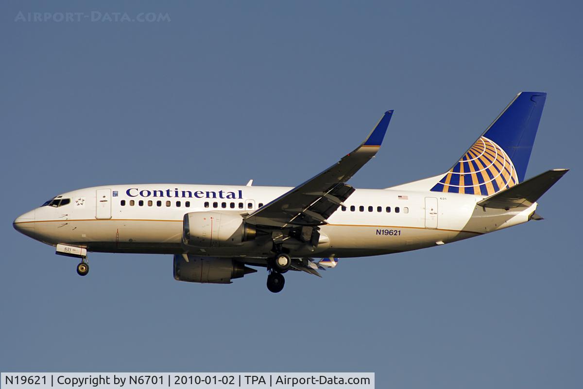 N19621, 1994 Boeing 737-524 C/N 27334, Continental