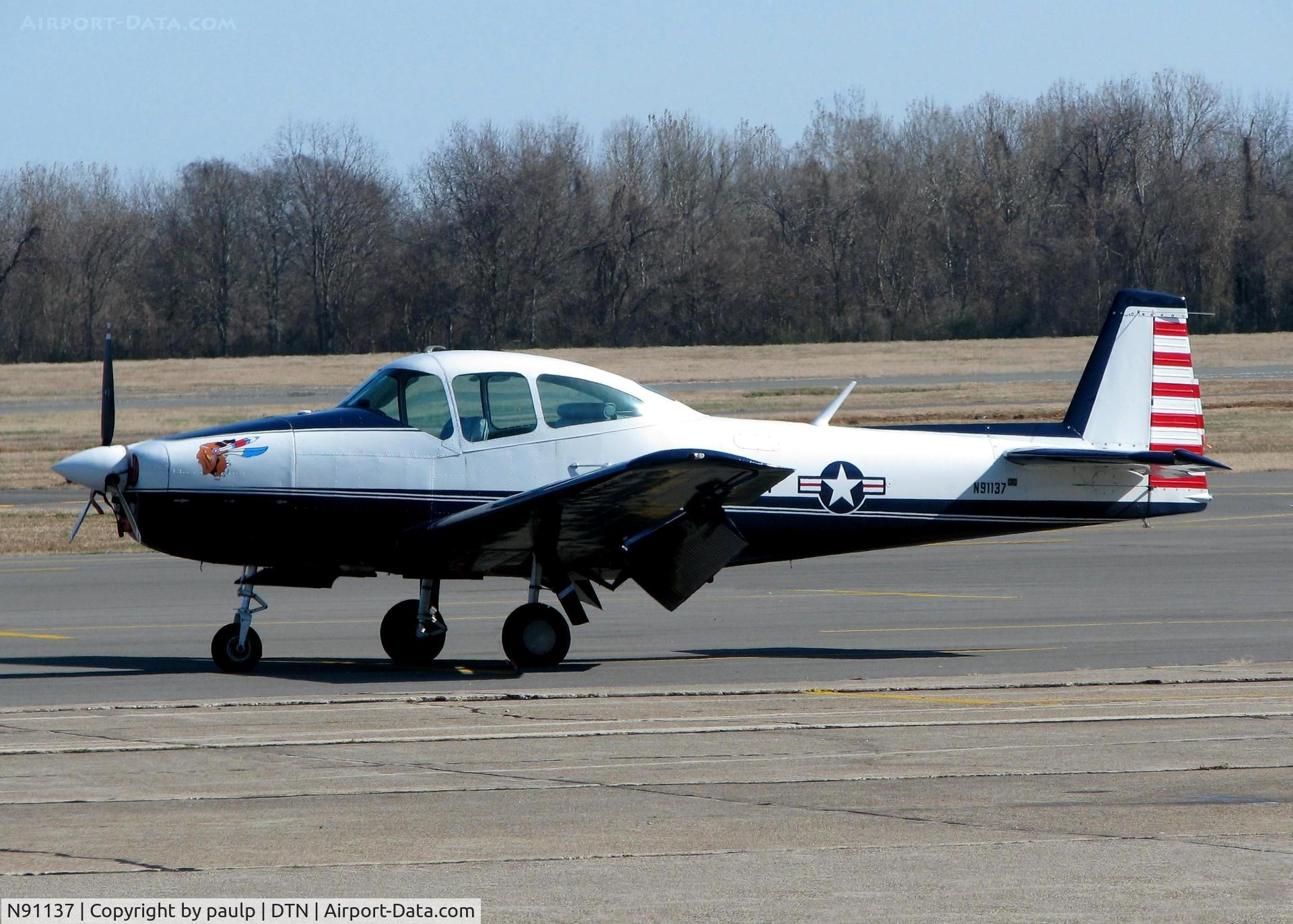 N91137, 1946 North American Navion C/N NAV-4-31, A real nice looking Navion parked at the Shreveport Downtown airport.