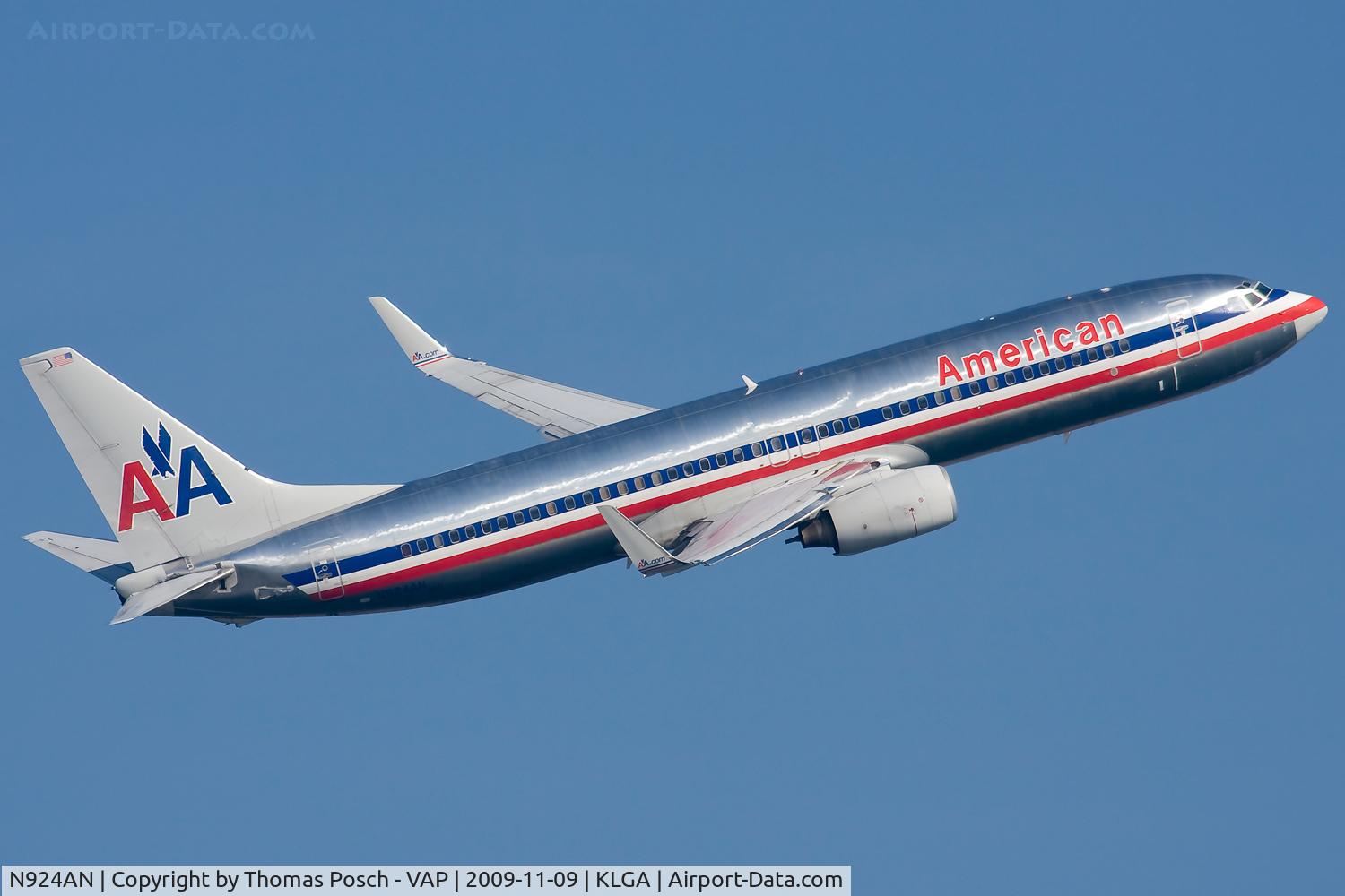 N924AN, 1999 Boeing 737-823 C/N 29525, American Airlines