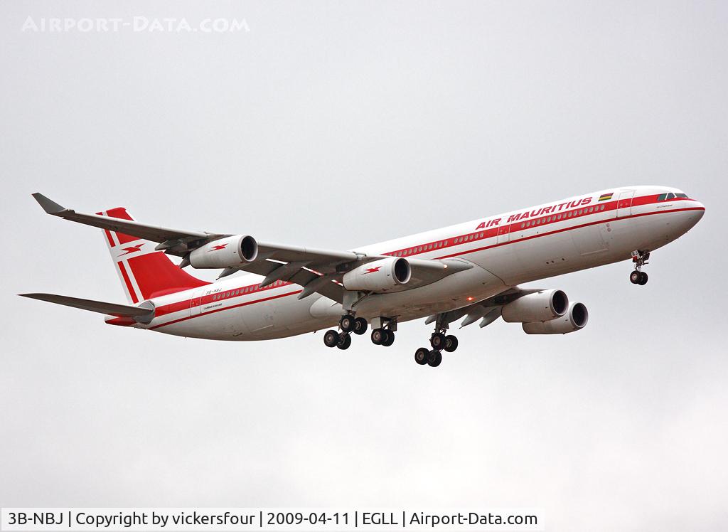 3B-NBJ, 2006 Airbus A340-313E C/N 800, Air Mauritius