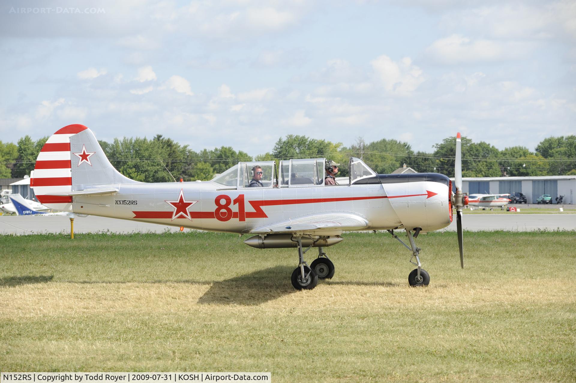 N152RS, 1985 Yakovlev Yak-52 C/N 855711, EAA AIRVENTURE 2009