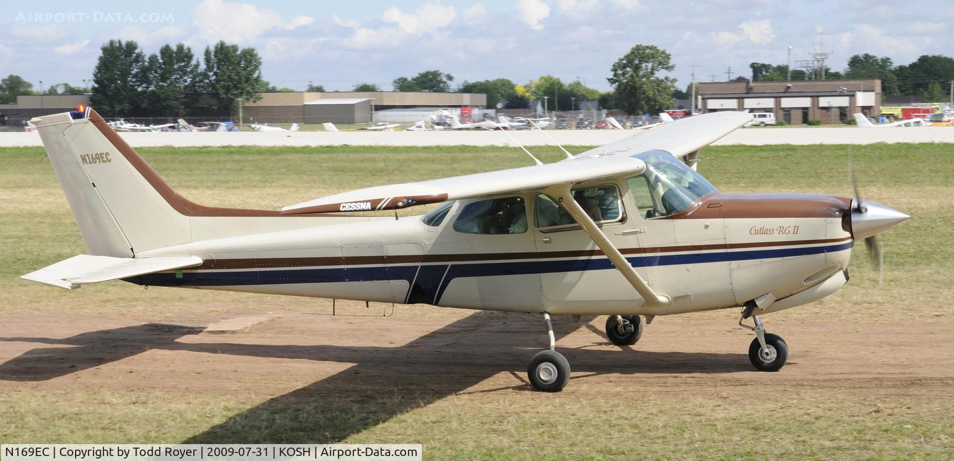 N169EC, 1980 Cessna 172RG Cutlass RG C/N 172RG0515, EAA AIRVENTURE 2009