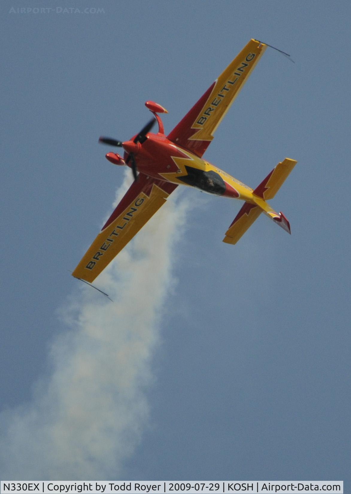 N330EX, Extra EA-300SC C/N SC001E, EAA AIRVENTURE 2009