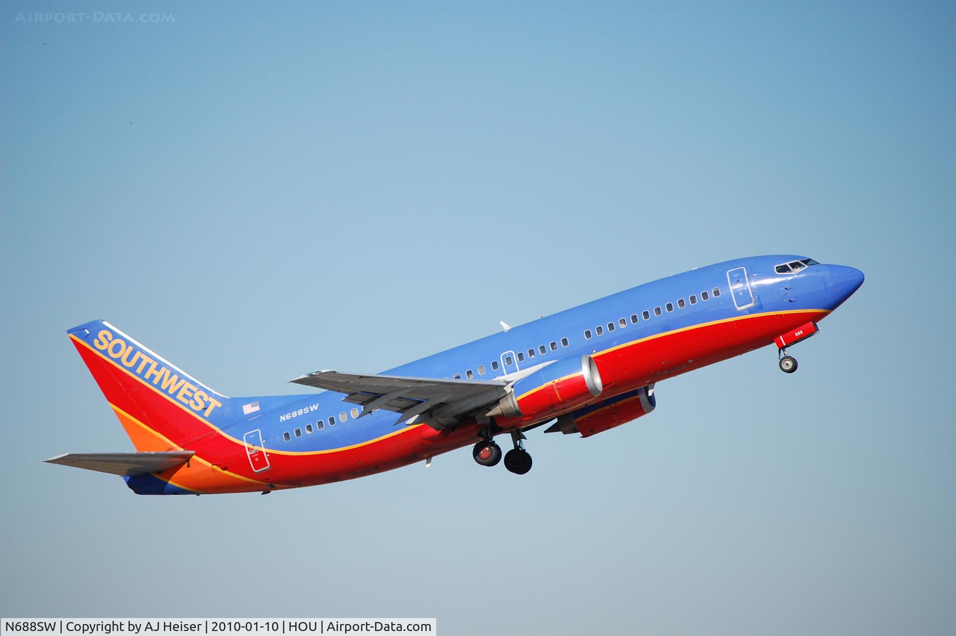 N688SW, 1985 Boeing 737-3Q8 C/N 23254, Takeoff rotation rwy 12R