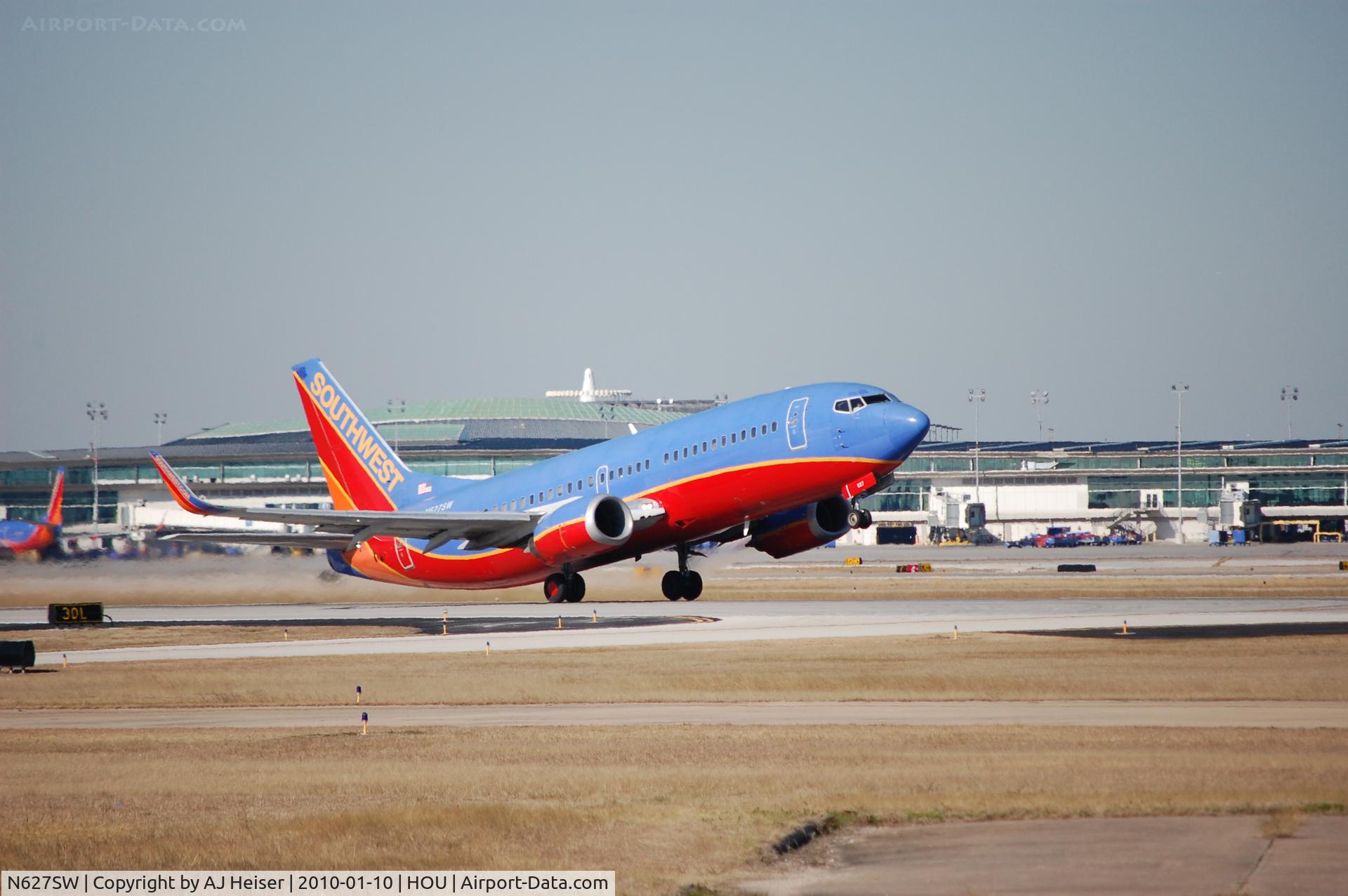 N627SW, 1996 Boeing 737-3H4 C/N 27935, Takeoff rotation rwy 12R