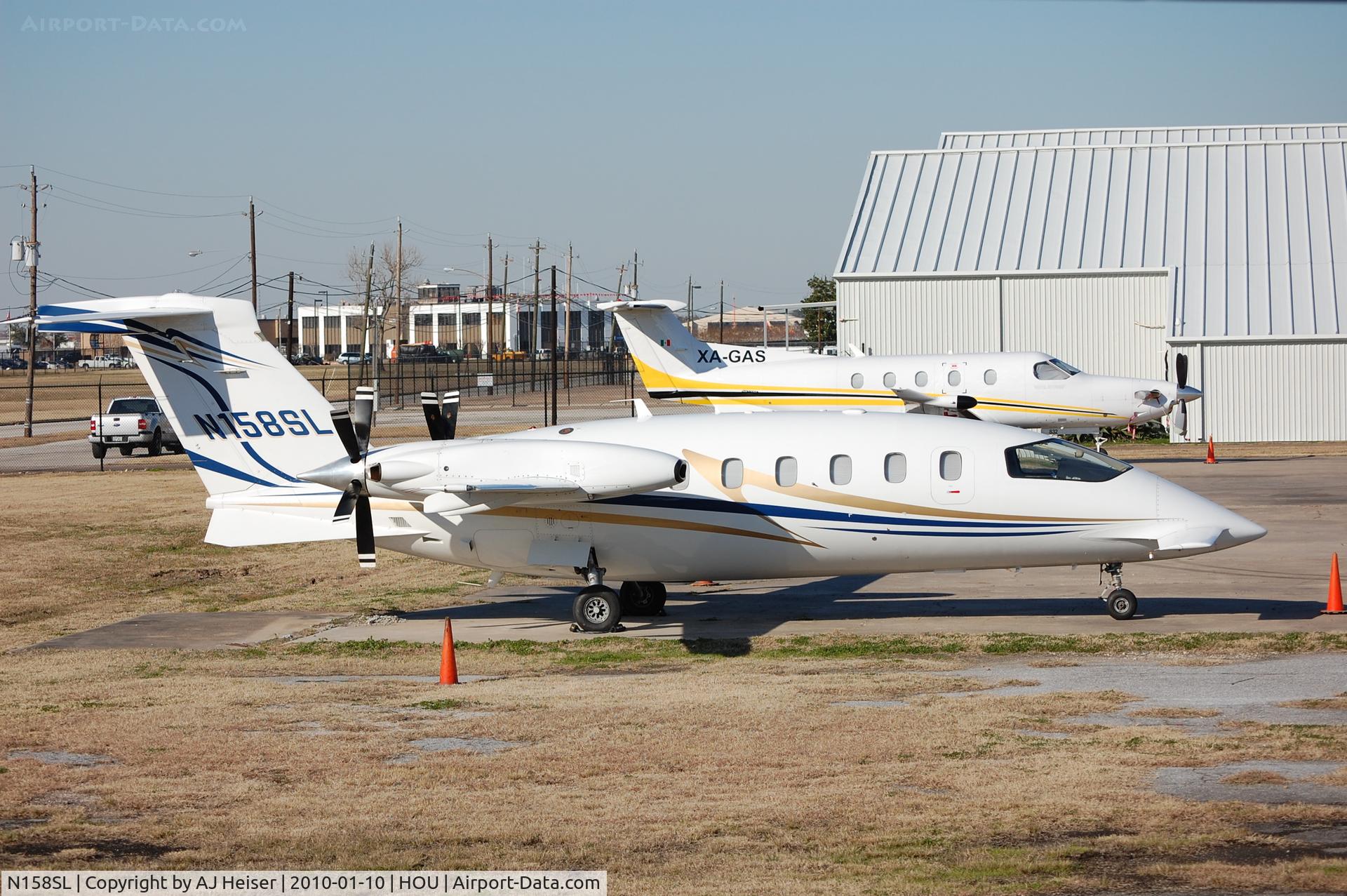 N158SL, 2006 Piaggio P-180 Avanti II C/N 1119, Parked at Wilson Air Center