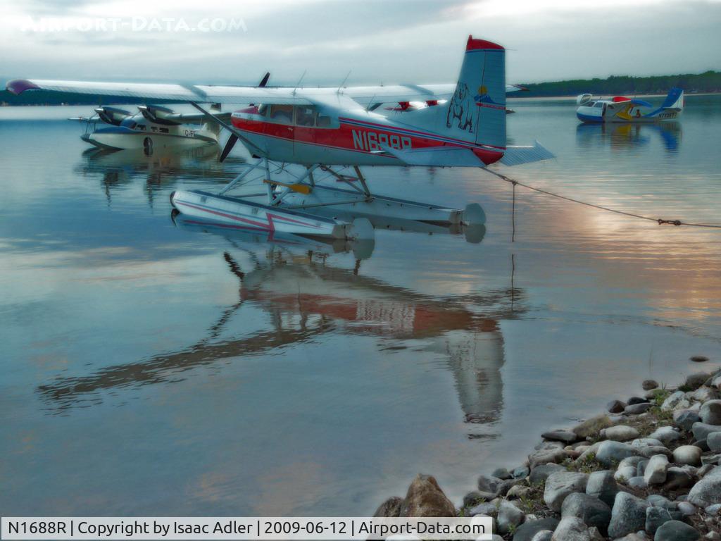 N1688R, 1974 Cessna A185F Skywagon 185 C/N 18502411, Sitting on the shores of Otsego Lake