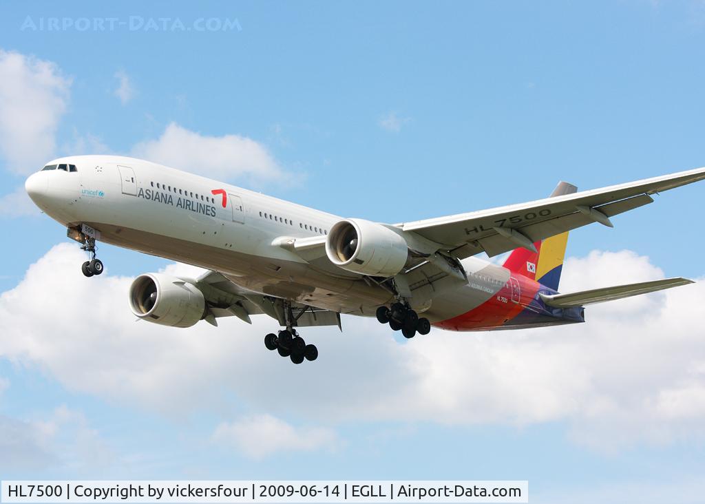HL7500, 2002 Boeing 777-28E/ER C/N 28685, Asiana