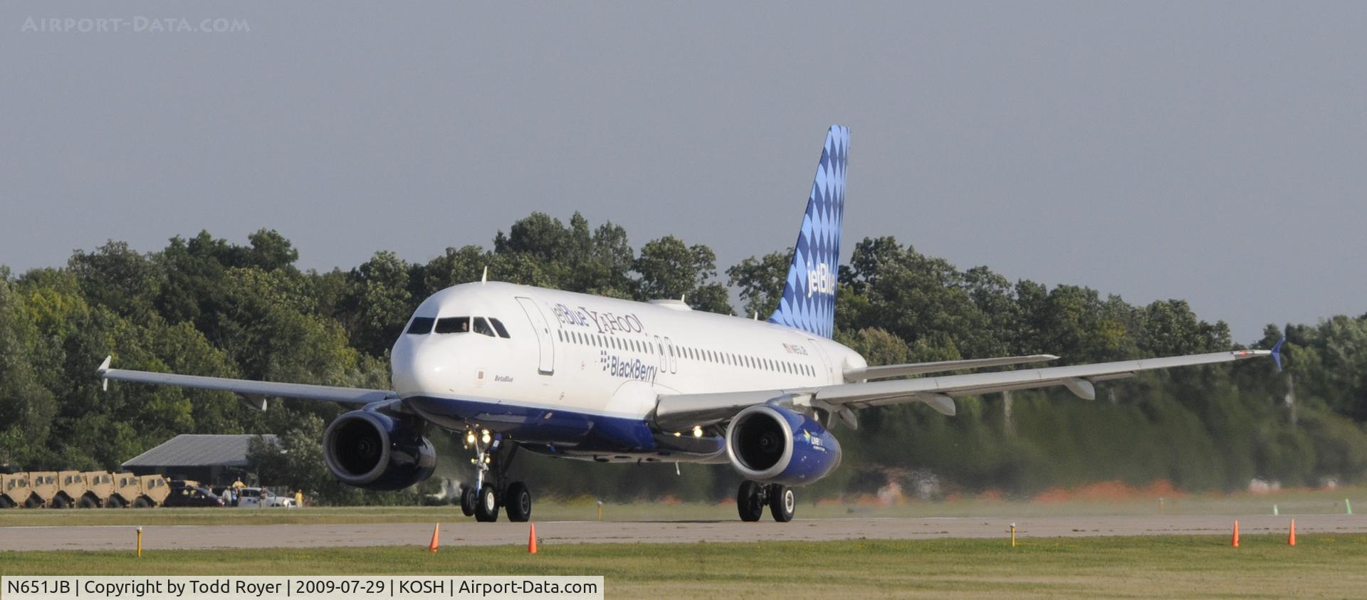 N651JB, 2007 Airbus A320-232 C/N 2992, EAA AIRVENTURE 2009