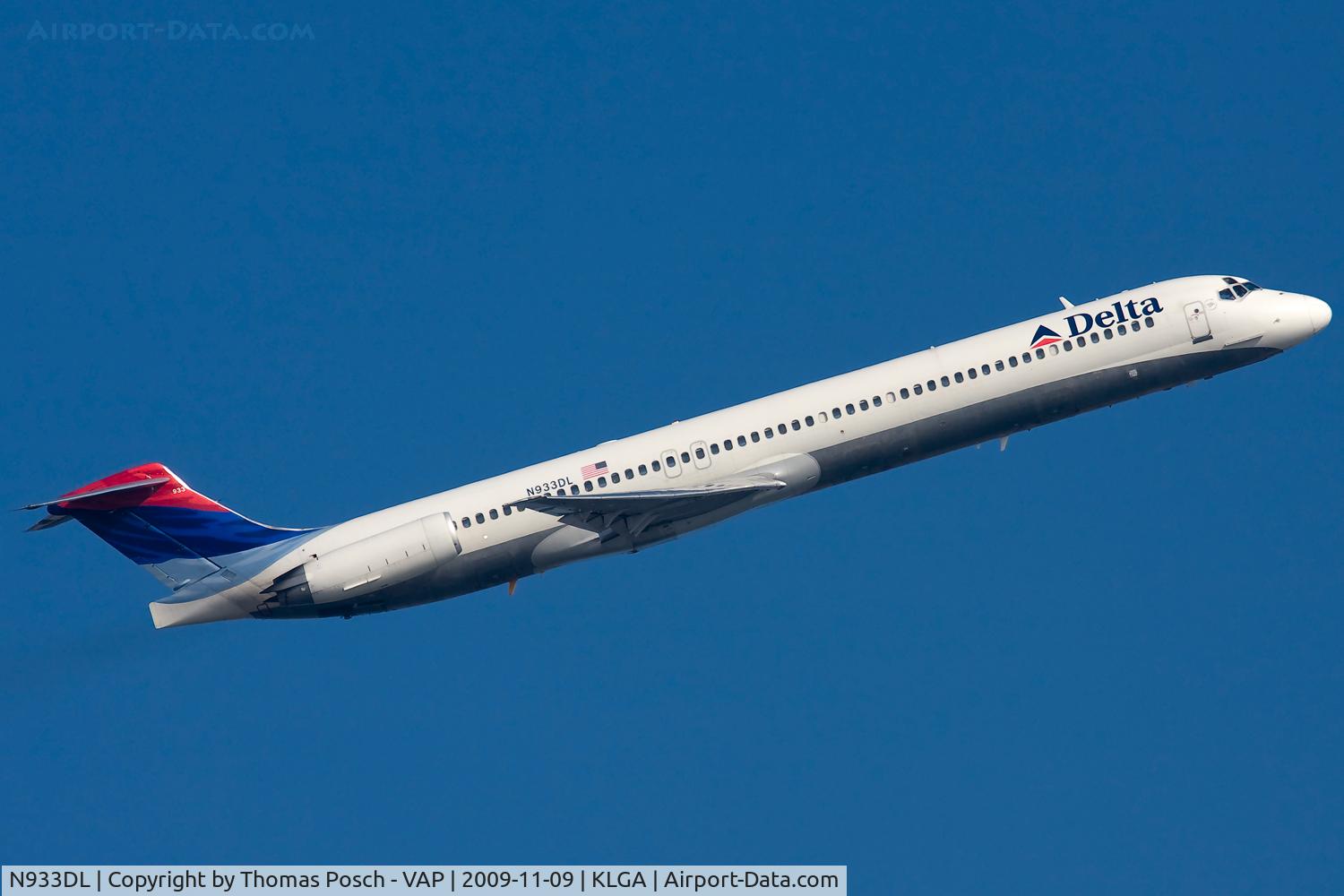 N933DL, 1989 McDonnell Douglas MD-88 C/N 49720, Delta Airlines