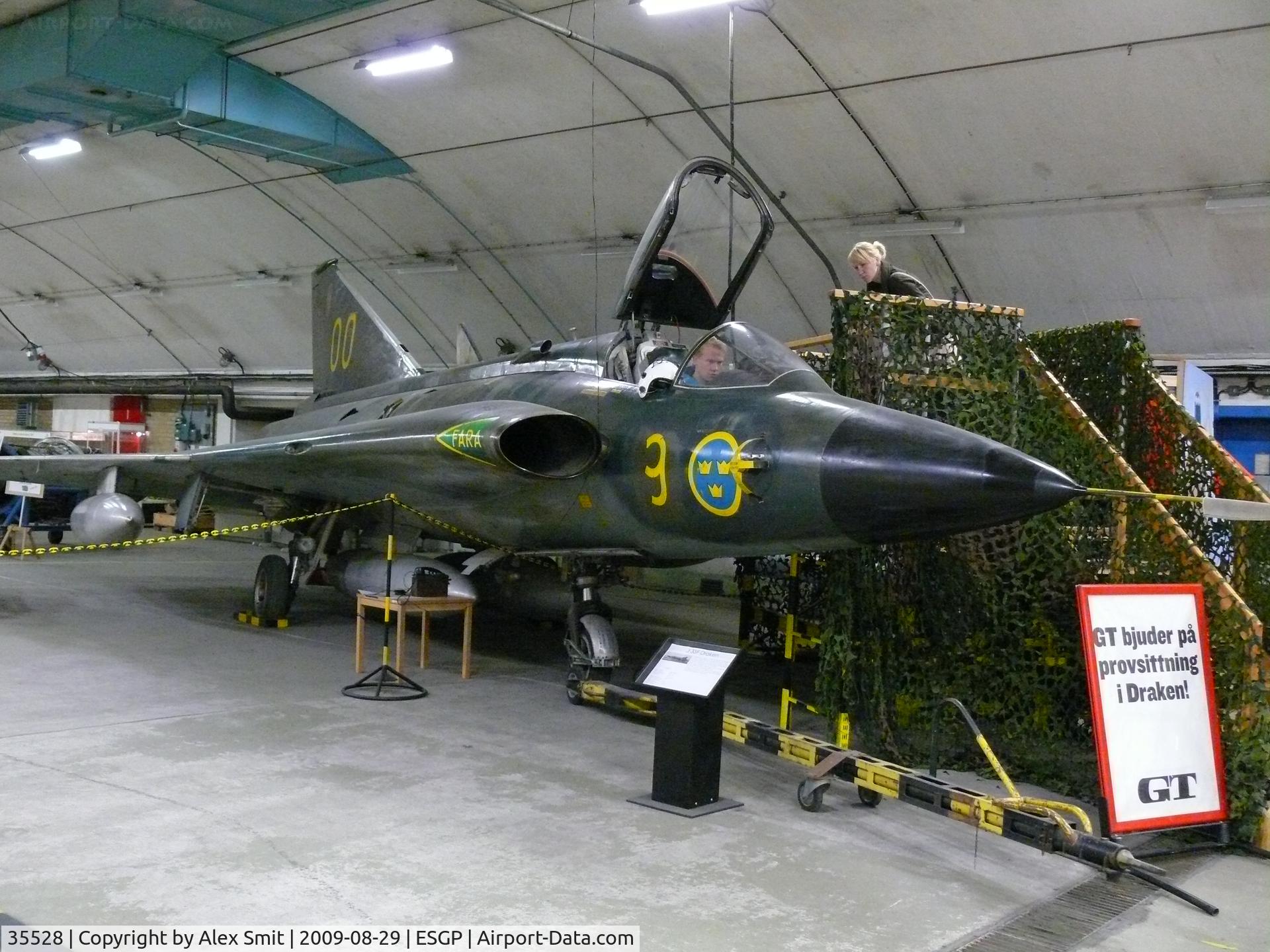 35528, Saab J-35F Draken C/N 35-528, SAAB SKJ35F Draken 35528/00/9 Swedish Air Force