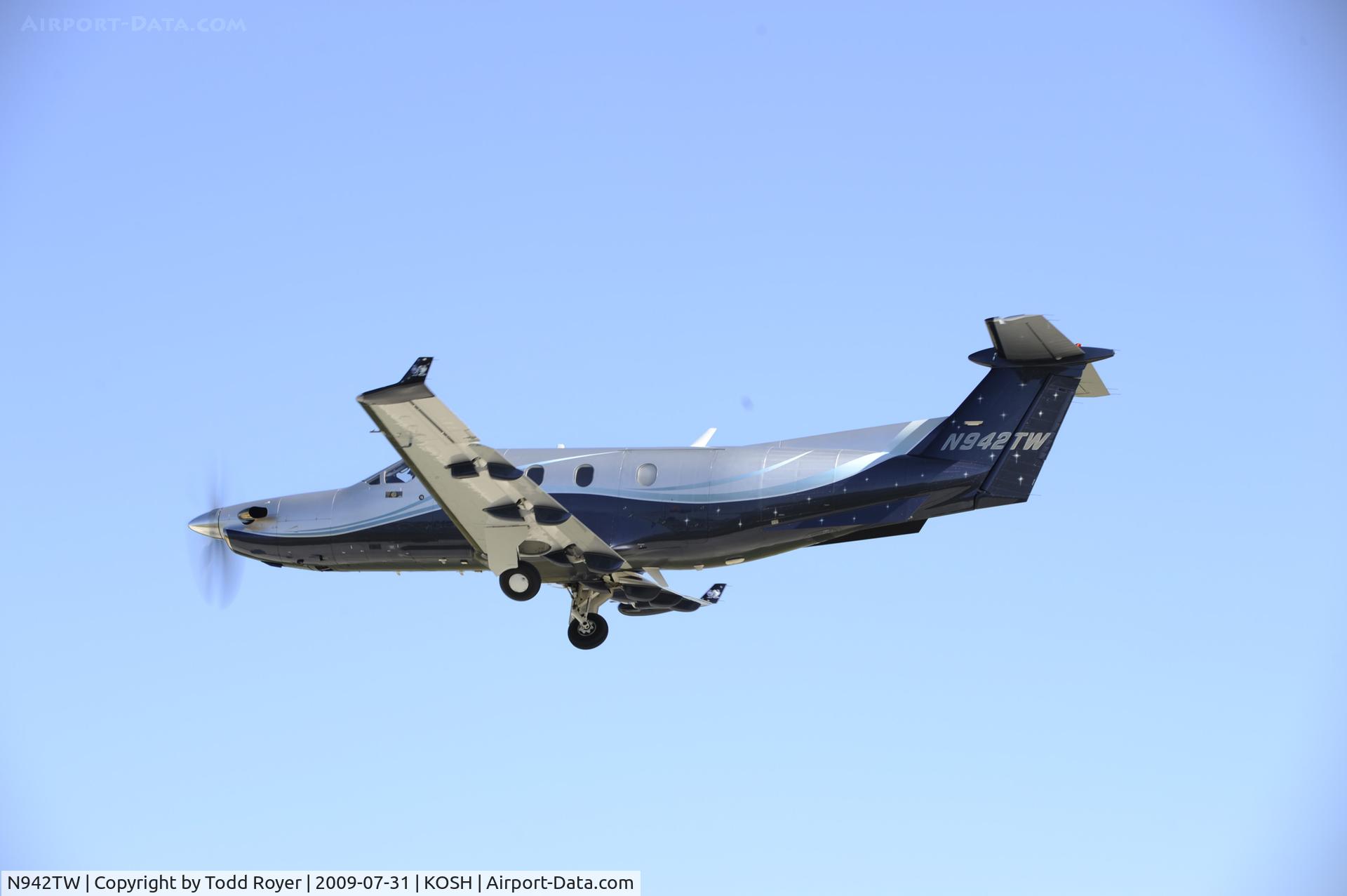 N942TW, 2005 Pilatus PC-12/45 C/N 636, EAA AIRVENTURE 2009