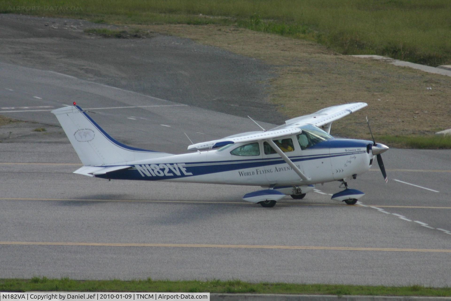 N182VA, 1998 Cessna 182S Skylane C/N 18280235, N182VA taxing to alpha for take off