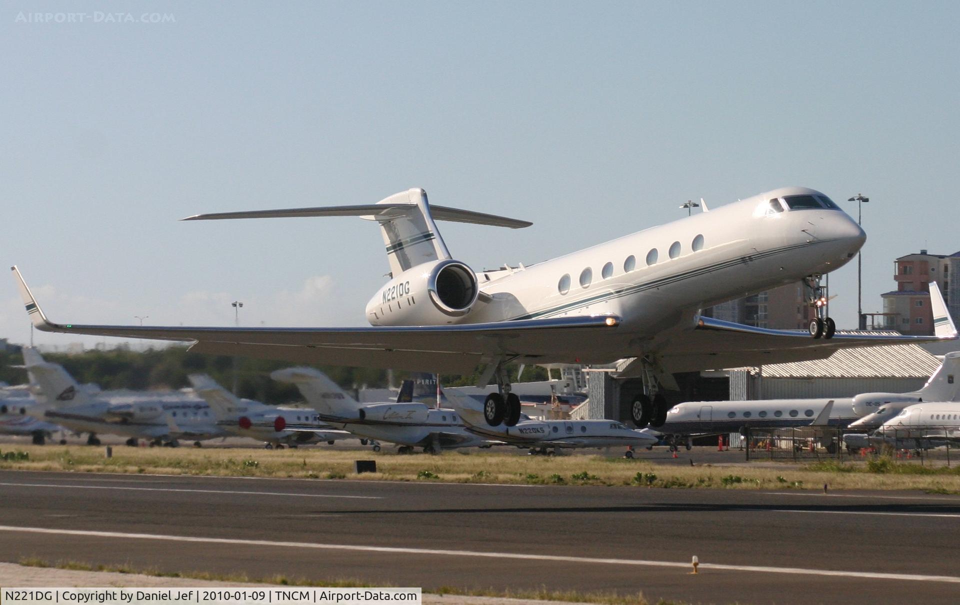 N221DG, 2003 Gulfstream Aerospace GV-SP (G550) C/N 5020, N221DG departing TNCM