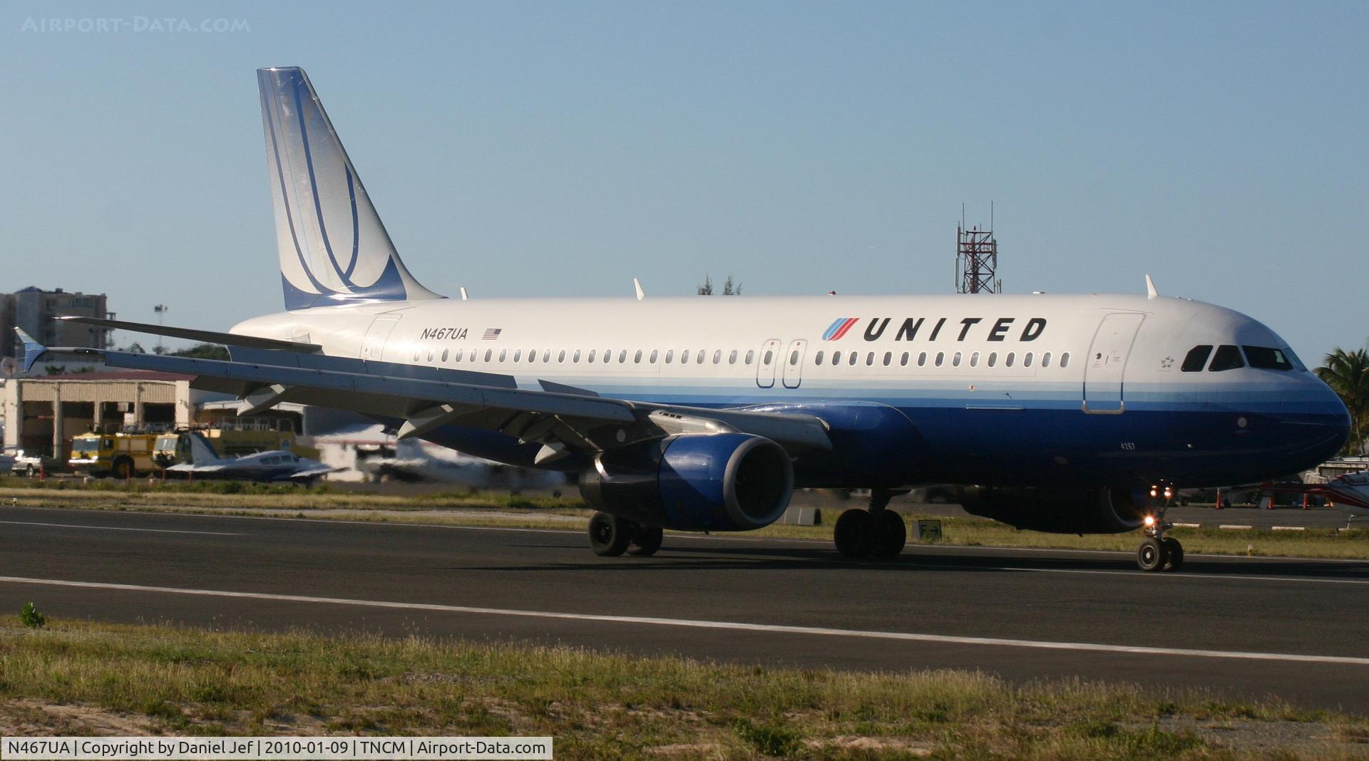 N467UA, 2000 Airbus A320-232 C/N 1359, United N467UA landed at TNCM