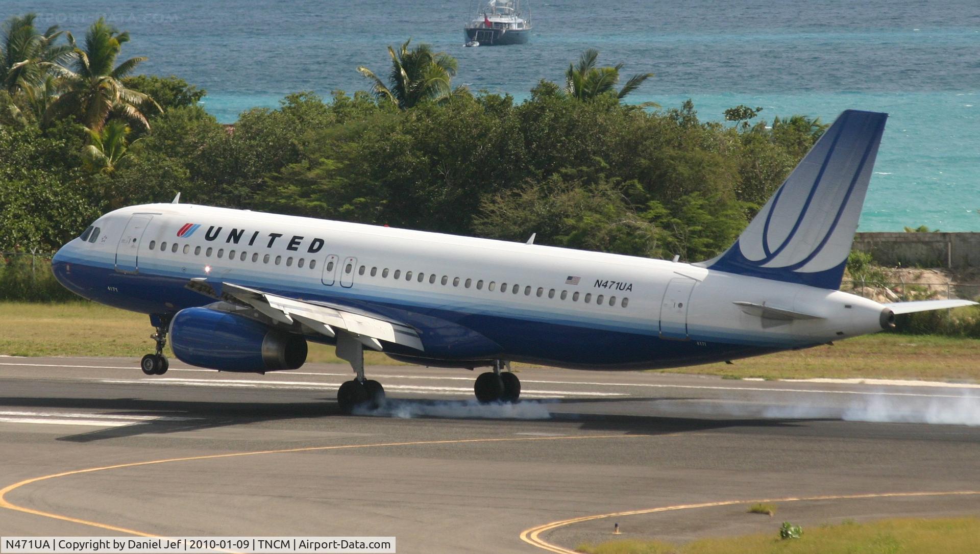 N471UA, 2001 Airbus A320-232 C/N 1432, United N471UA landing TNCM