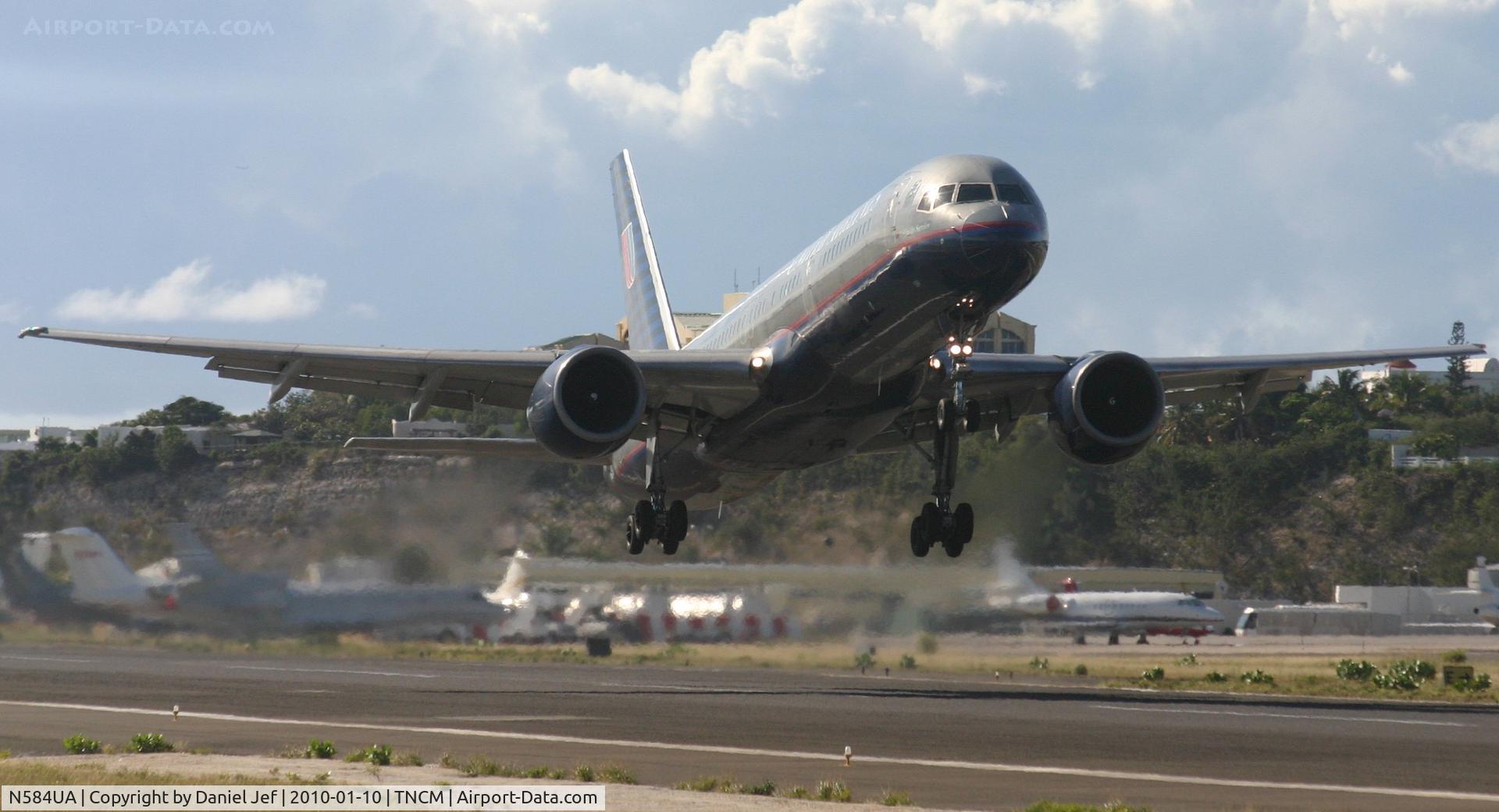 N584UA, 1993 Boeing 757-222 C/N 26706, United N584UA departing TNCM