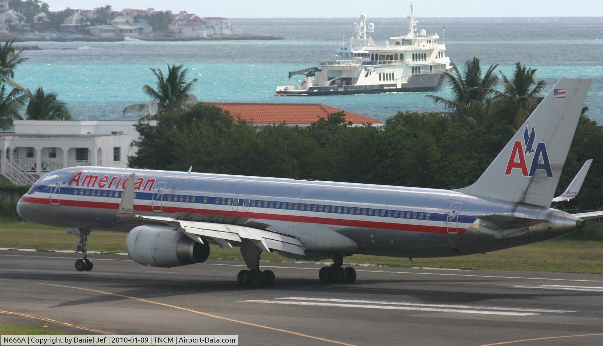 N666A, 1992 Boeing 757-223 C/N 25300, American N666A Landing at TNCM