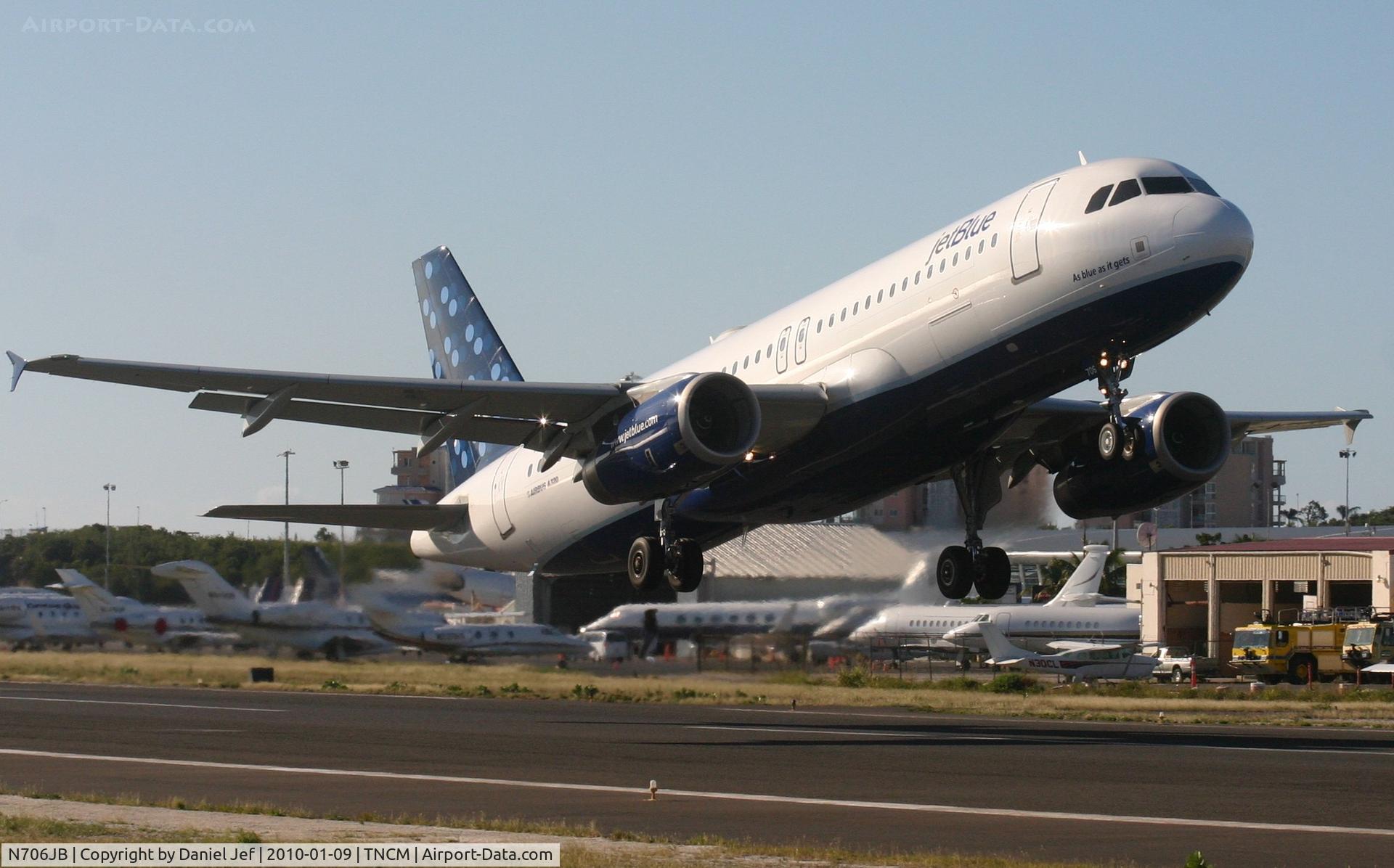 N706JB, 2008 Airbus A320-232 C/N 3451, N706JB Jet blue departing